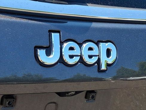 Certified 2024 Jeep Compass Latitude AWD/4WD image 17