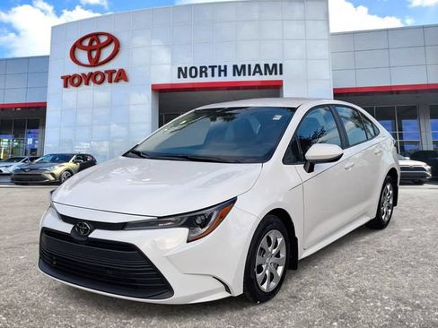 Used 2026 Toyota Corolla LE FWD image 2
