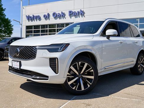 New 2026 Volvo XC90 B5 Core AWD/4WD image 2