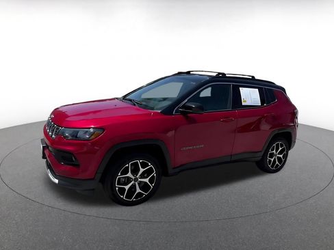 Used 2025 Jeep Compass Limited AWD/4WD image 5