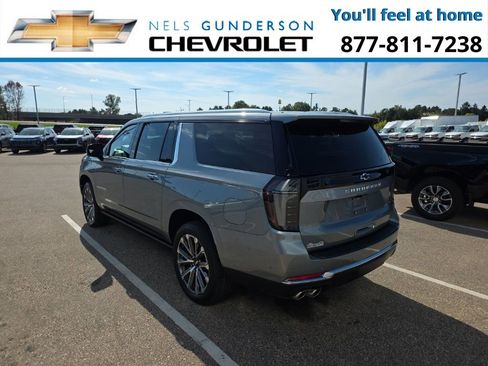 New 2026 Chevrolet Suburban High Country image 5