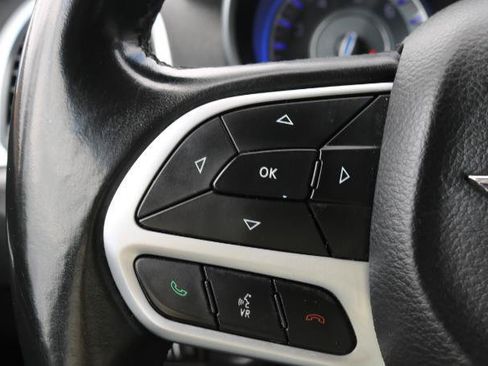 Used 2018 Chrysler 300 Touring w/ Sport Appearance Package RWD image 8