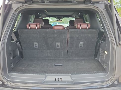Used 2024 Ford Expedition Limited image 13