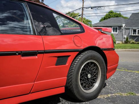 Used 1988 Pontiac Fiero GT RWD image 55