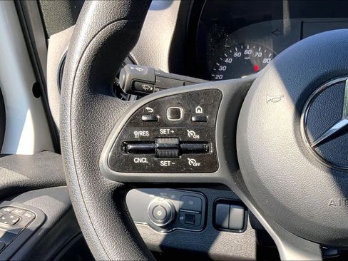 Used 2022 Mercedes-Benz Sprinter 2500 image 25