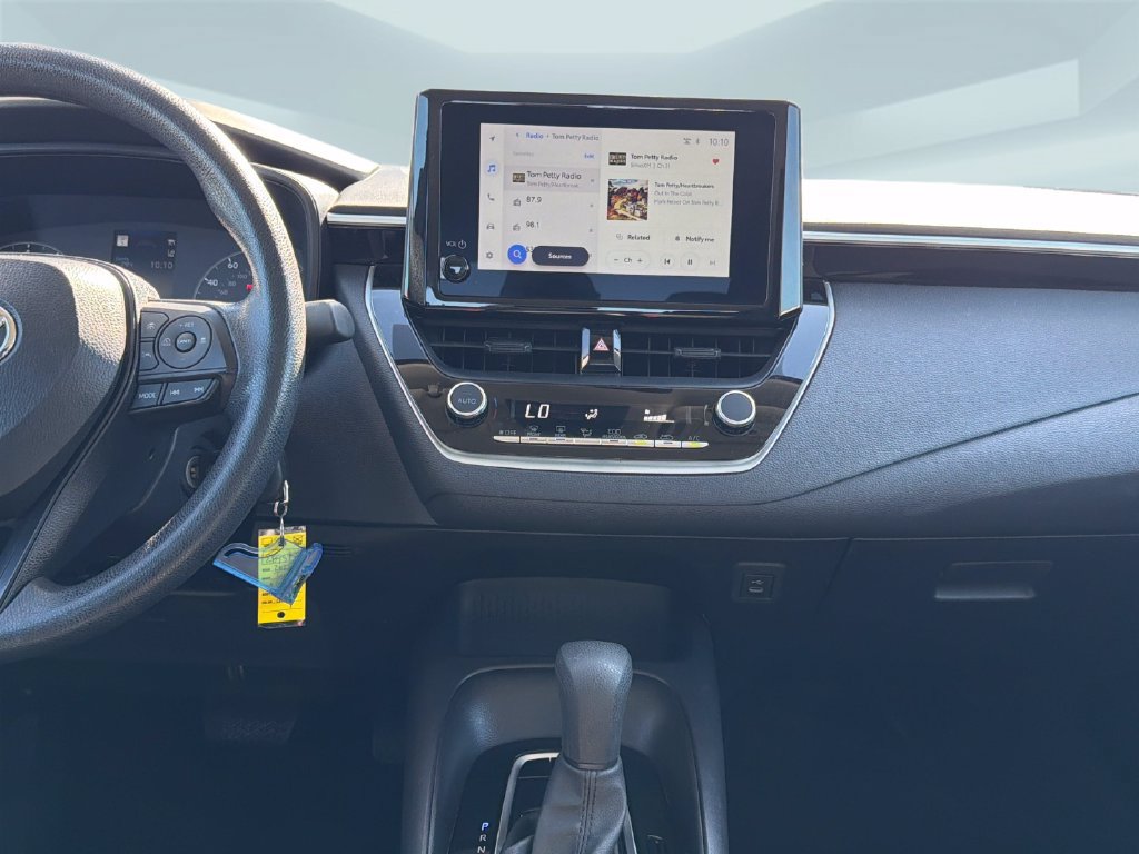 Used 2025 Toyota Corolla LE FWD image 21