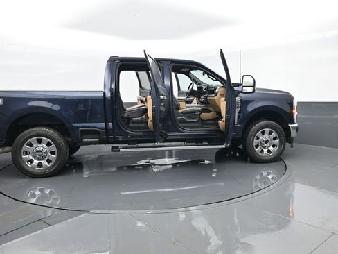 Used 2024 Ford F250 Lariat w/ Chrome Package image 29