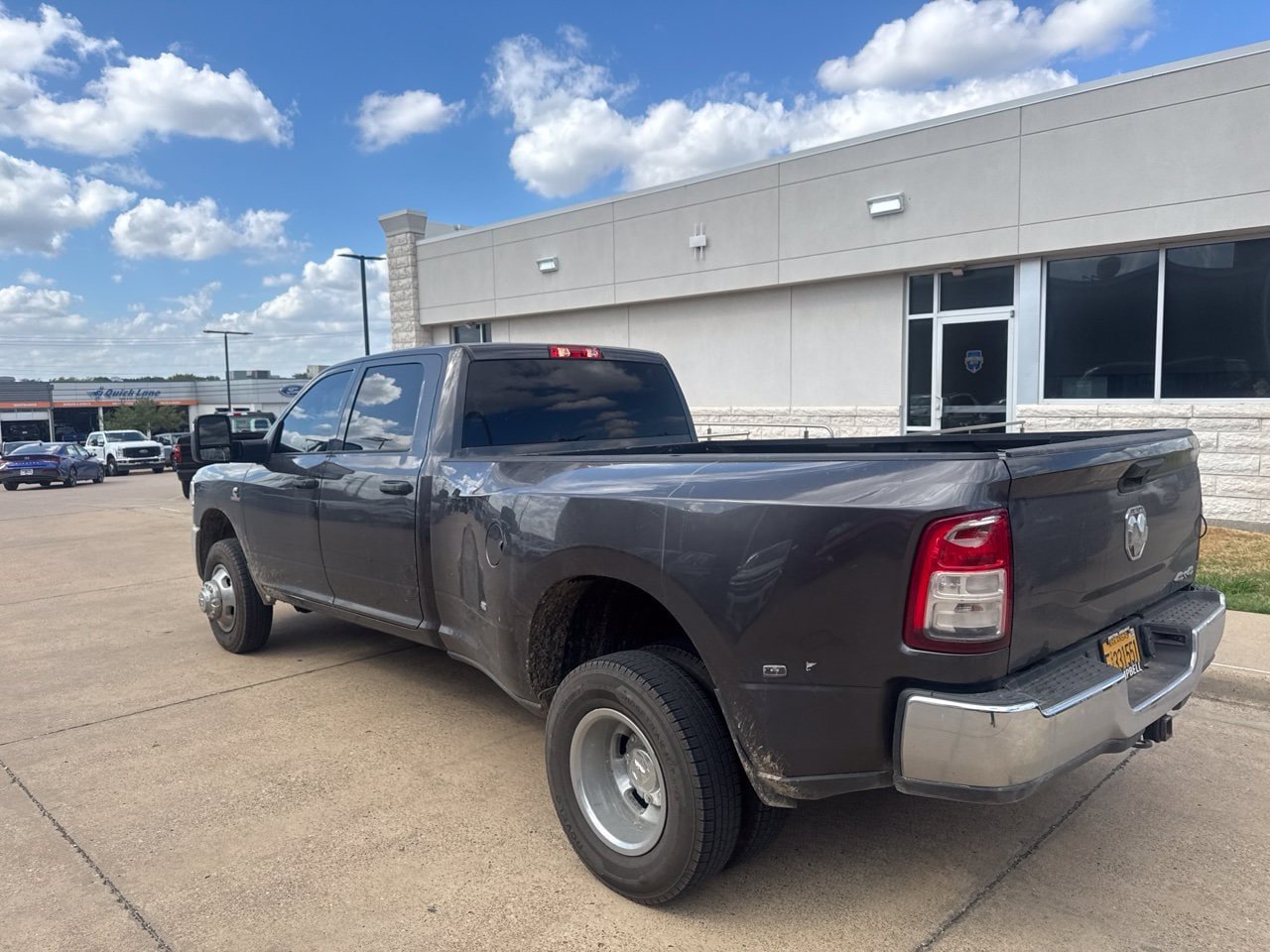 Used 2024 RAM 3500 Tradesman w/ Chrome Appearance Group AWD/4WD image 6
