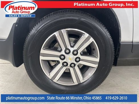 Used 2017 Chevrolet Traverse LT image 42