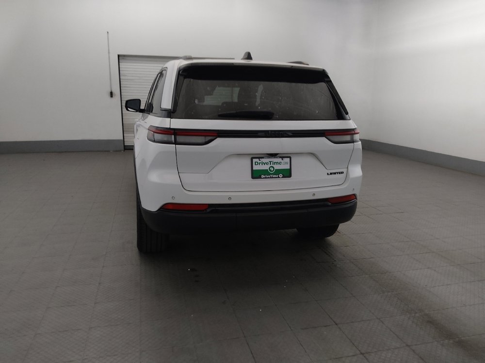 Used 2023 Jeep Grand Cherokee Limited w/ Black Appearance Package RWD image 6