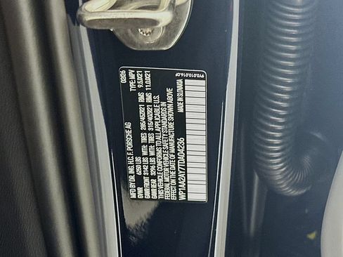 Certified 2026 Porsche Cayenne AWD/4WD image 34