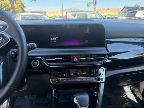 Used 2025 Kia Seltos S image 17