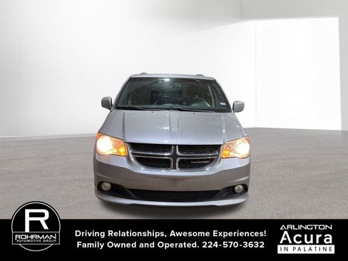 Used 2017 Dodge Grand Caravan SXT image 9