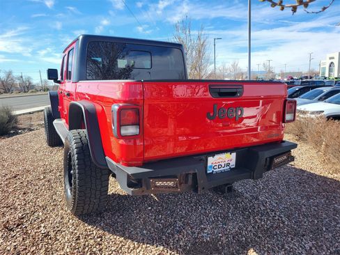 Used 2021 Jeep Gladiator Sport image 6
