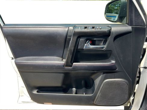 Used 2018 Toyota 4Runner TRD Off-Road AWD/4WD image 26