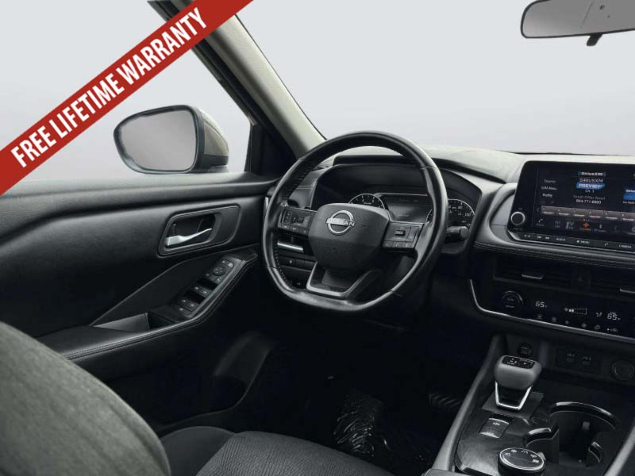Used 2025 Nissan Rogue SV AWD/4WD image 16