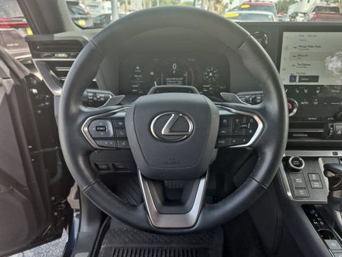 Used 2025 Lexus GX 550 w/ Accessory Package (Z1) AWD/4WD image 14