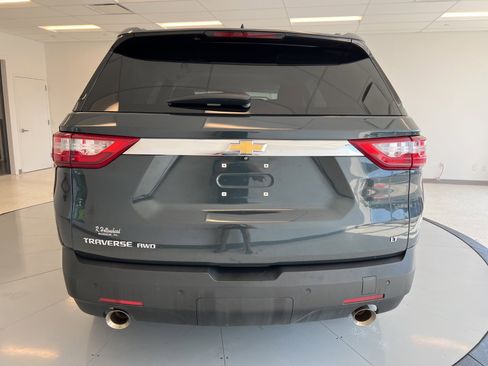 Used 2021 Chevrolet Traverse LT image 6