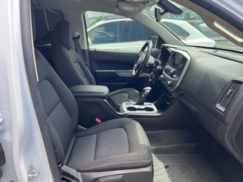 Used 2022 Chevrolet Colorado LT AWD/4WD image 6