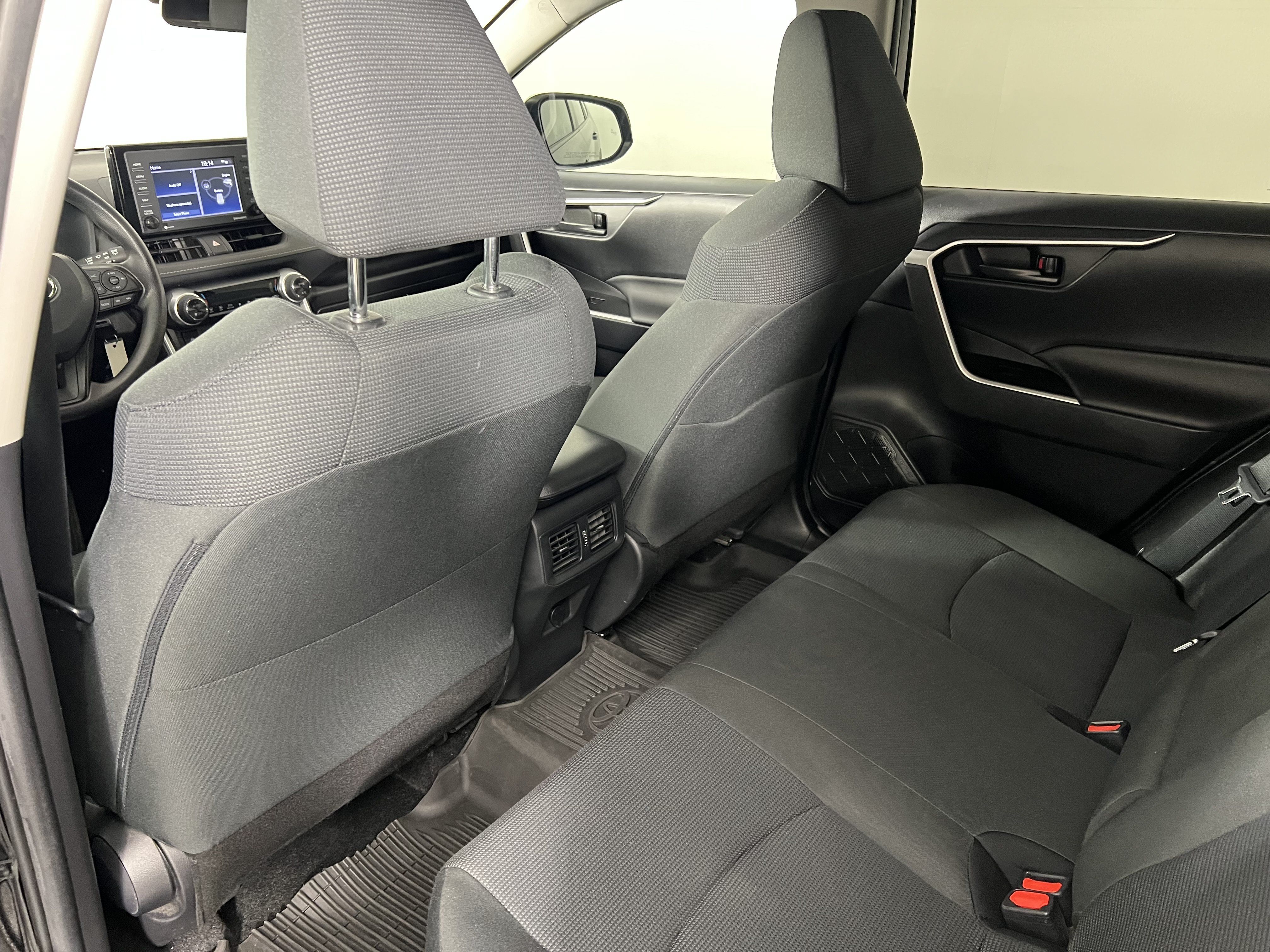 Used 2021 Toyota RAV4 LE AWD/4WD image 20