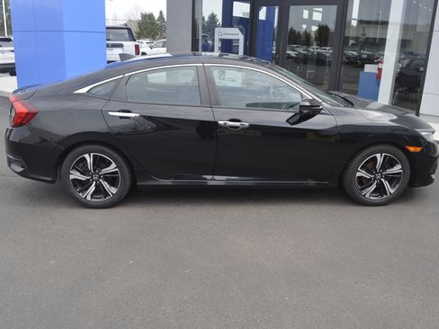 Used 2017 Honda Civic Touring image 8