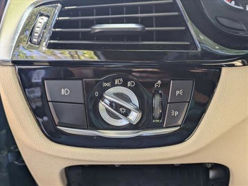 Used 2018 BMW 530e image 11