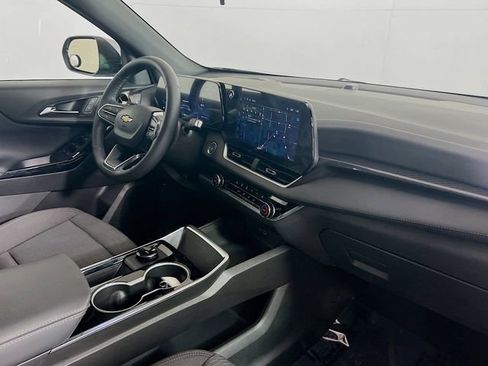 Used 2026 Chevrolet Equinox LT FWD image 30