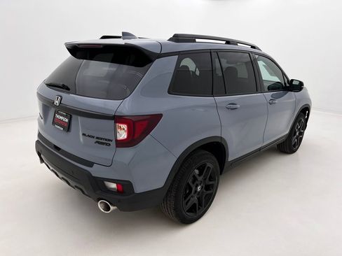 Used 2025 Honda Passport Black Edition image 7
