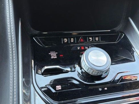 Used 2023 Jeep Wagoneer 4WD image 19