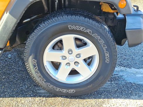 Used 2013 Jeep Wrangler Unlimited Sport AWD/4WD image 8