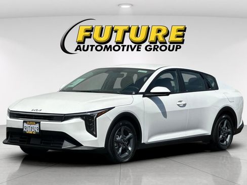 Certified 2025 Kia K4 LXS image 8