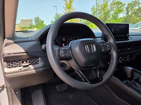Used 2025 Honda Accord SE image 10