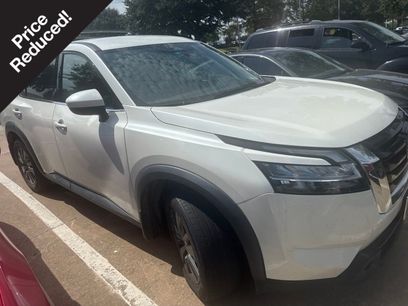 Used 2022 Nissan Pathfinder SV