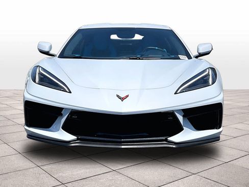Used 2021 Chevrolet Corvette Stingray Premium Cpe w/ Z51 Performance Package RWD image 3