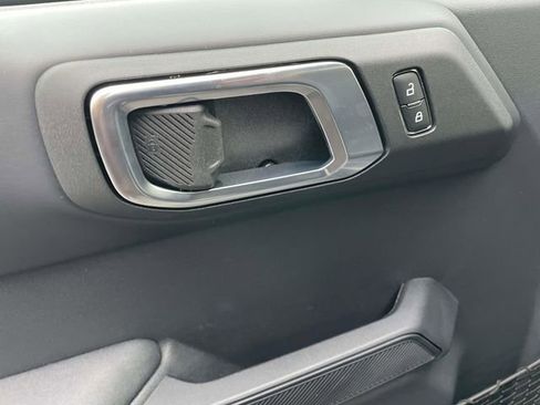 New 2025 Ford Bronco Badlands image 13