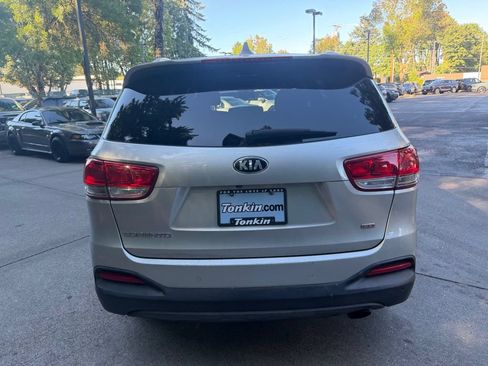 Used 2018 Kia Sorento FWD image 5