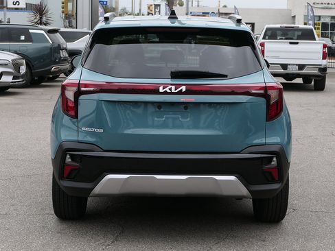 Used 2026 Kia Seltos EX FWD image 5