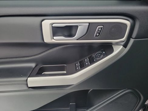 Used 2023 Ford Explorer XLT image 21