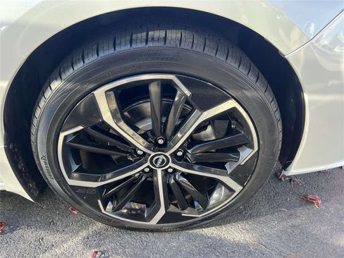 Certified 2023 Nissan Altima 2.5 SR image 9