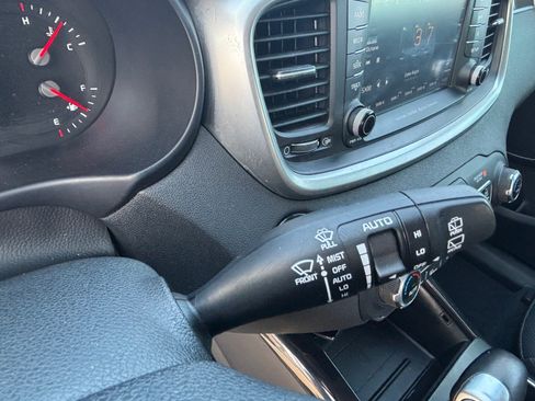 Used 2019 Kia Sorento SX w/ SX Touring Package FWD image 25