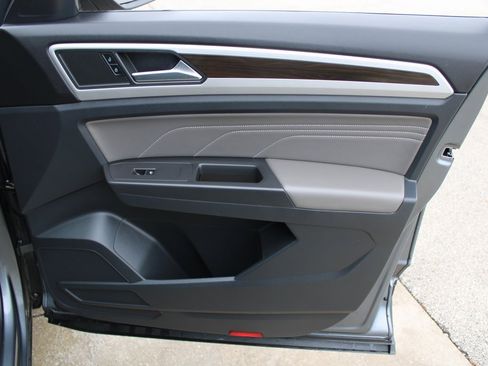 Certified 2022 Volkswagen Atlas SE image 26