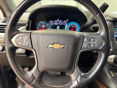 Used 2019 Chevrolet Suburban Premier w/ Premier Plus Edition AWD/4WD image 37