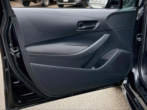 Used 2025 Toyota Corolla LE image 20