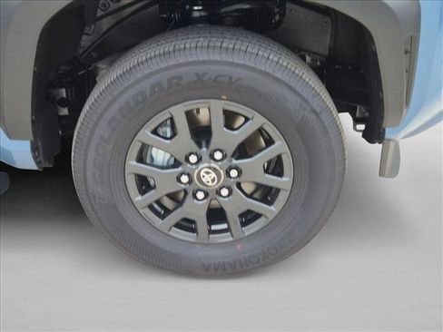 New 2026 Toyota 4Runner SR5 AWD/4WD image 9