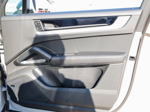 New 2025 Porsche Cayenne E-Hybrid image 26