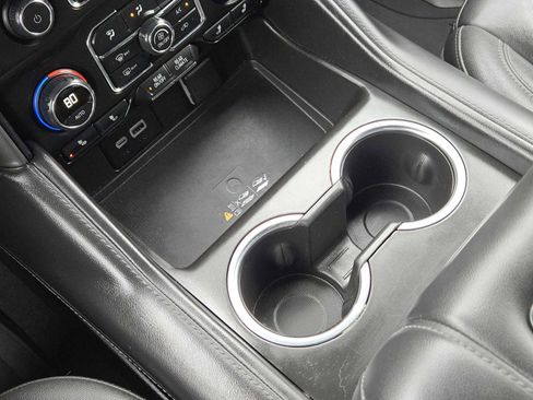 Certified 2024 Chevrolet Suburban Z71 w/ Luxury Package image 19