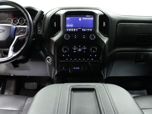Used 2021 Chevrolet Silverado 1500 LT Trail Boss w/ Convenience Package II AWD/4WD image 18