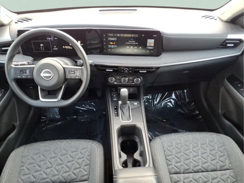 Certified 2025 Nissan Kicks SV AWD/4WD image 14