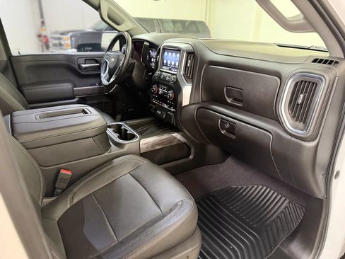 Used 2020 Chevrolet Silverado 1500 LTZ w/ Technology Package AWD/4WD image 31