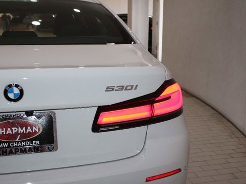 Certified 2022 BMW 530i w/ Premium Package image 6